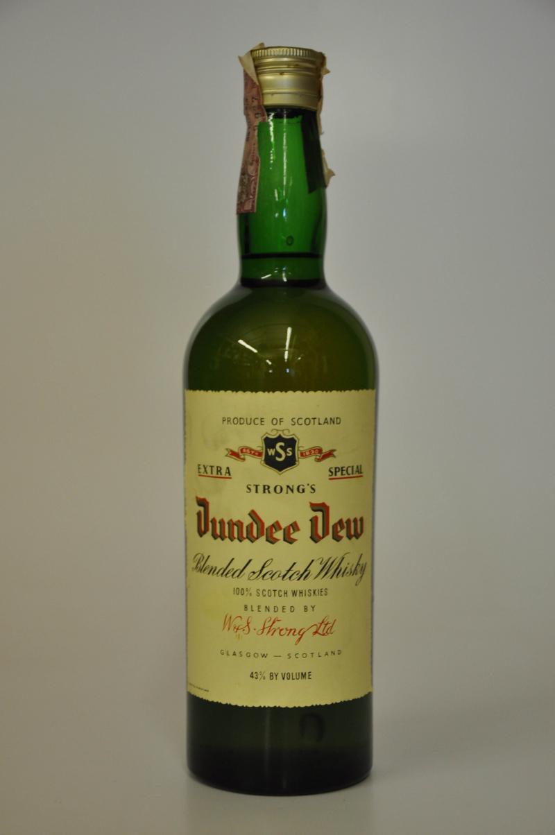 Strong\'s Dundee Dew Extra Special Blended Scotch Whisky