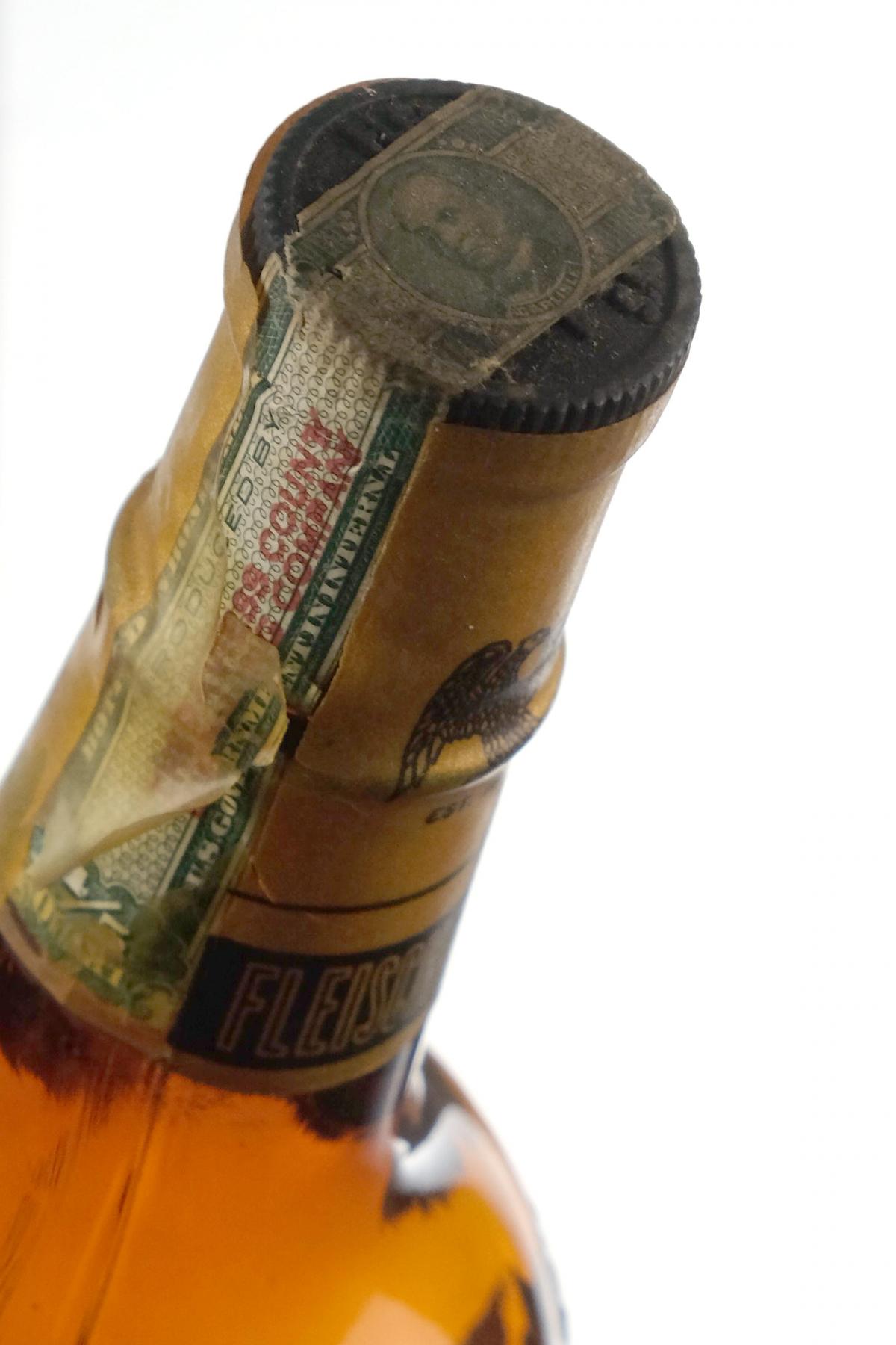 Fleischmanns 19391943  Kentucky Straight Bourbon Whiskey