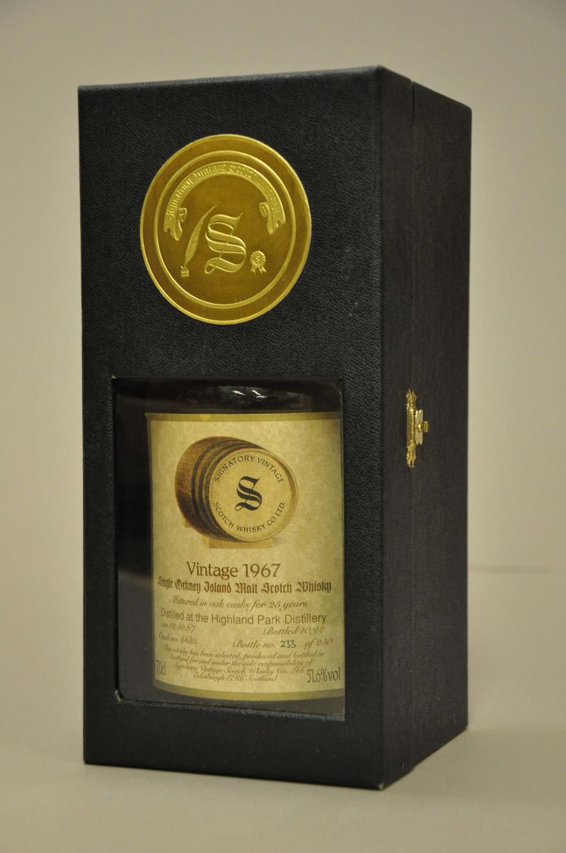Highland Park 1967-1992 - 25 Year Old - Signatory Vintage