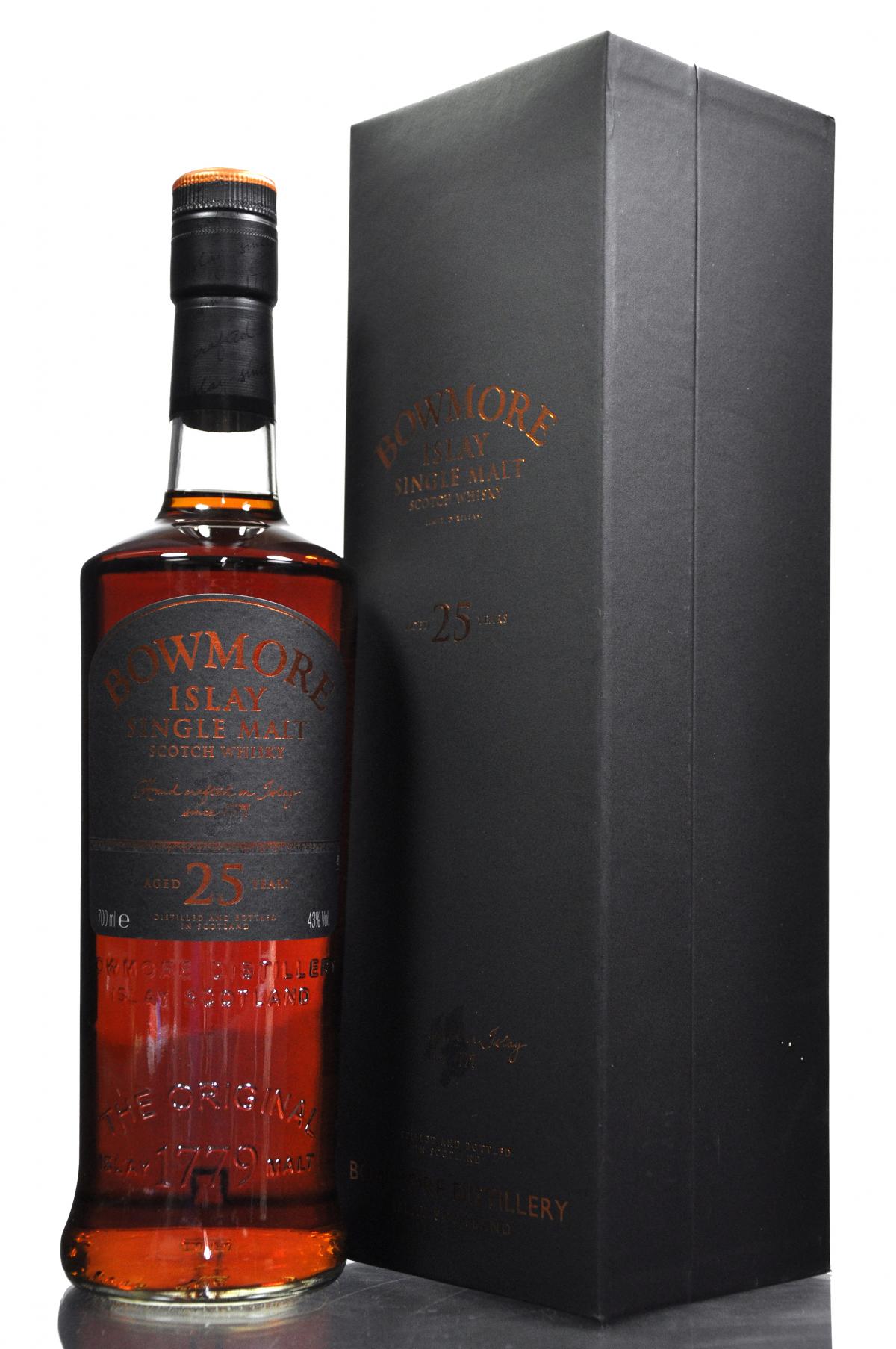 BOWMORE 25 YEAR OLD