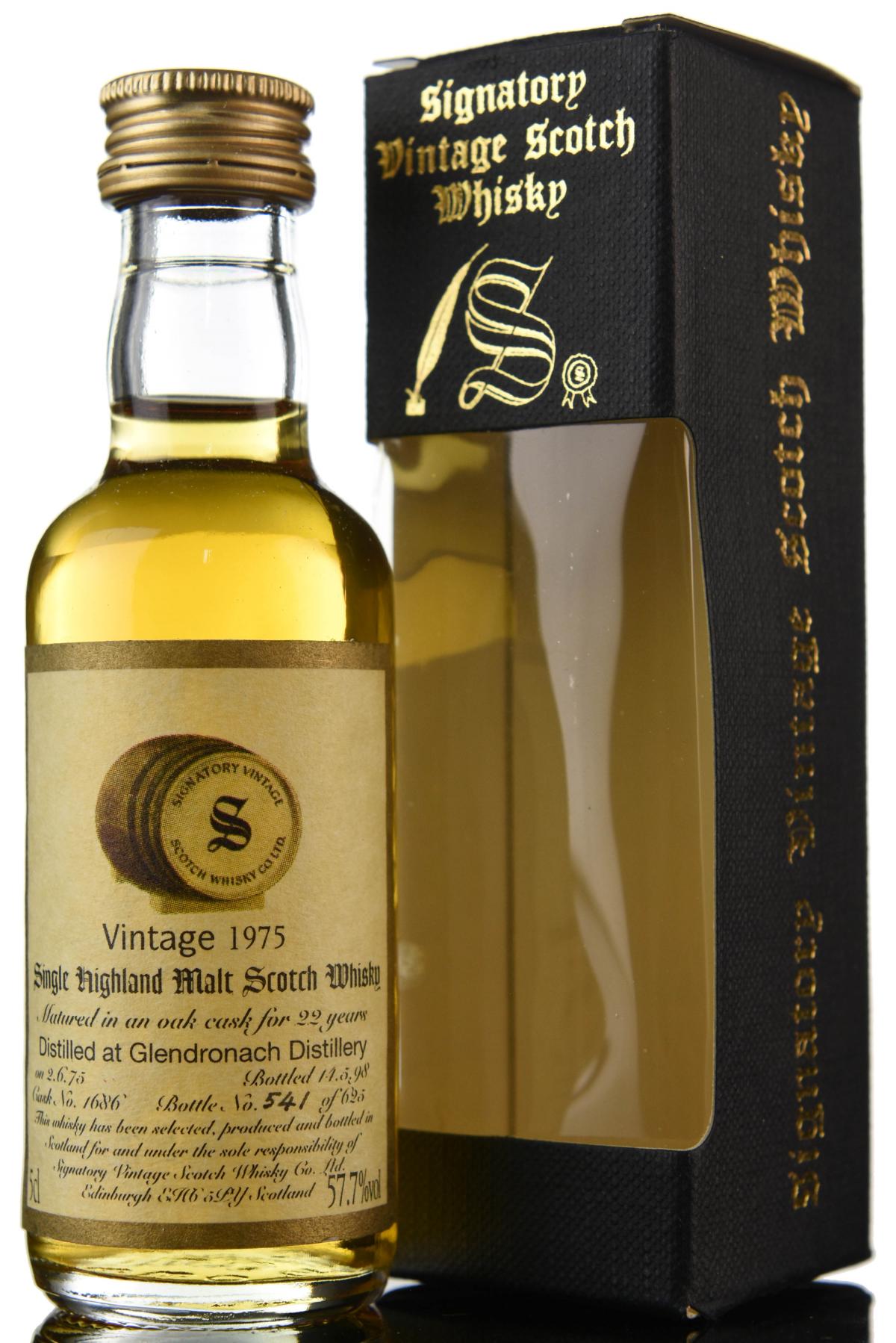 Glendronach 1975-1998 - 22 Year Old - Signatory Vintage Miniature