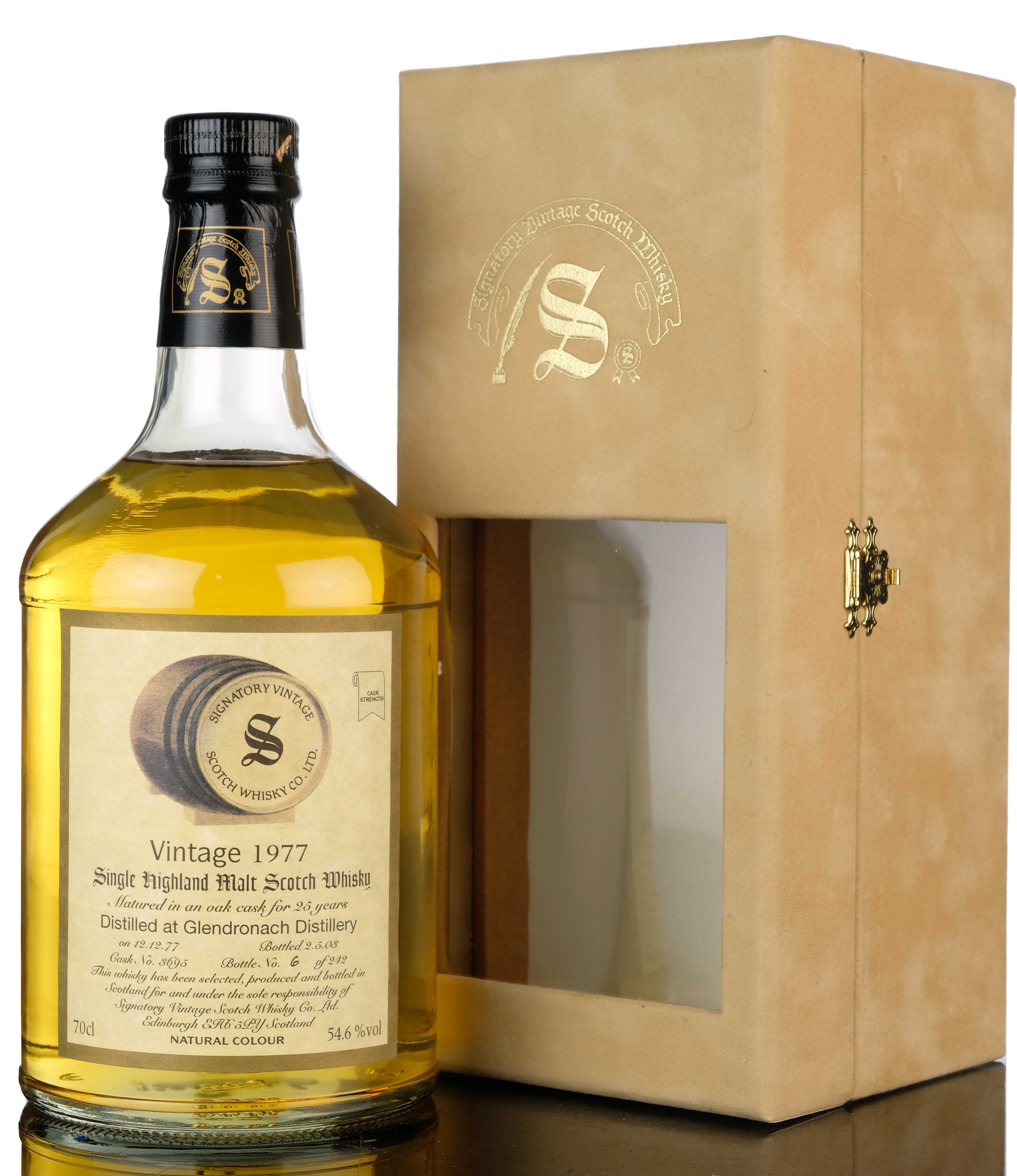 Glendronach 1977 - 2003 25 Signatory Vintage Single Cask 3695